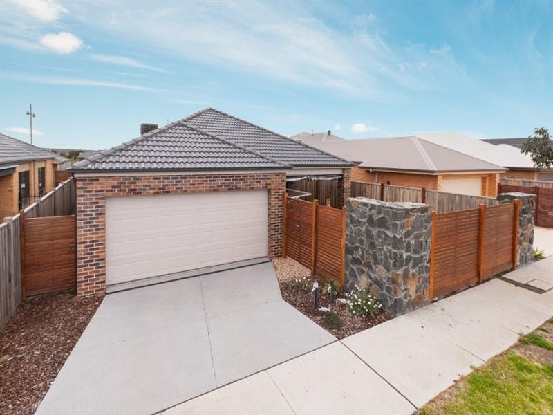 21 Lithgow Street, Beveridge VIC 3753