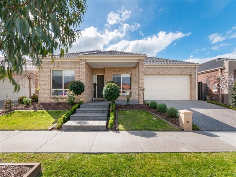 15 Cheltenham Close, Craigieburn VIC 3064