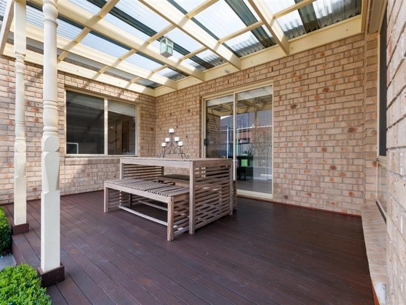 15 Cheltenham Close, Craigieburn VIC 3064
