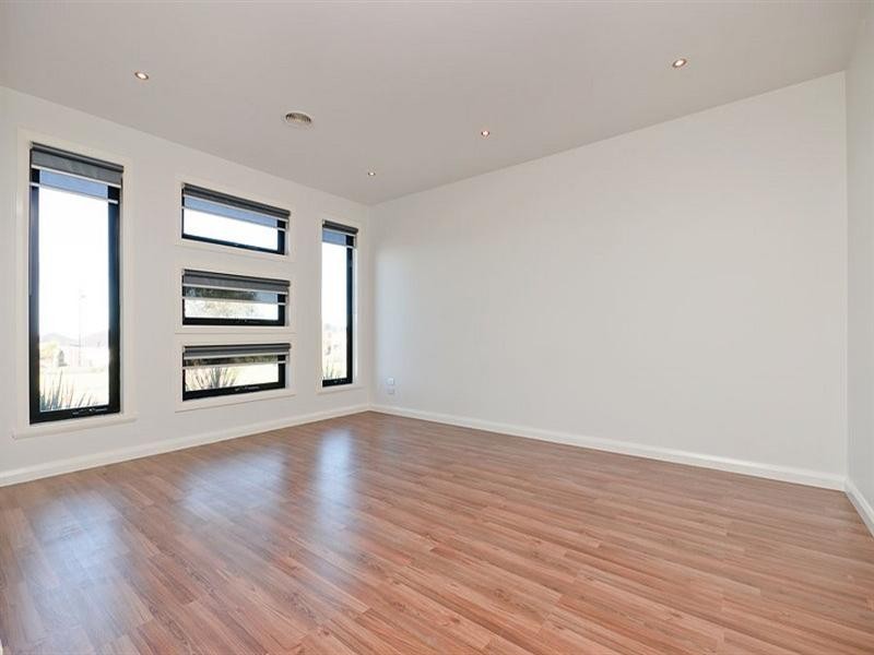 6 Ben Loman Circuit, Craigieburn VIC 3064