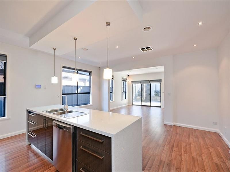 6 Ben Loman Circuit, Craigieburn VIC 3064