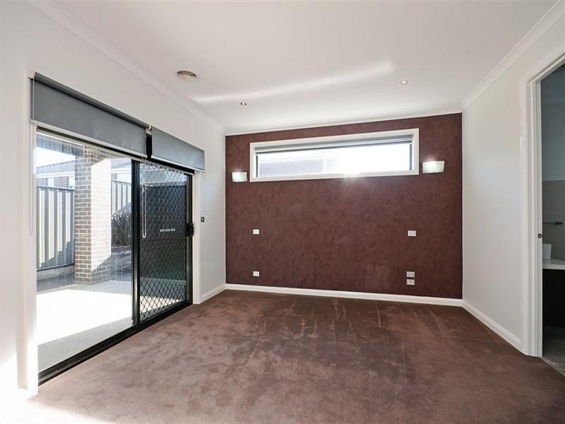 6 Ben Loman Circuit, Craigieburn VIC 3064