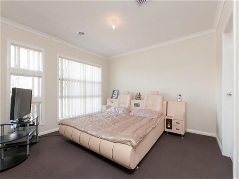 111 Huntington Drive, Craigieburn VIC 3064