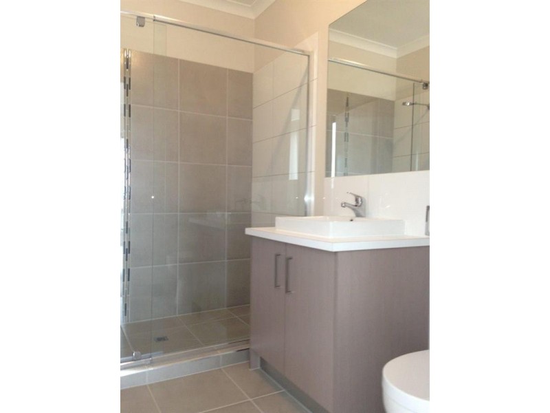 1/4 Delany Lane, Craigieburn VIC 3064