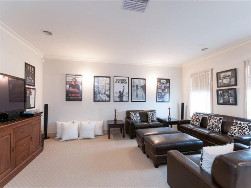 4 Lilac Close, Craigieburn VIC 3064