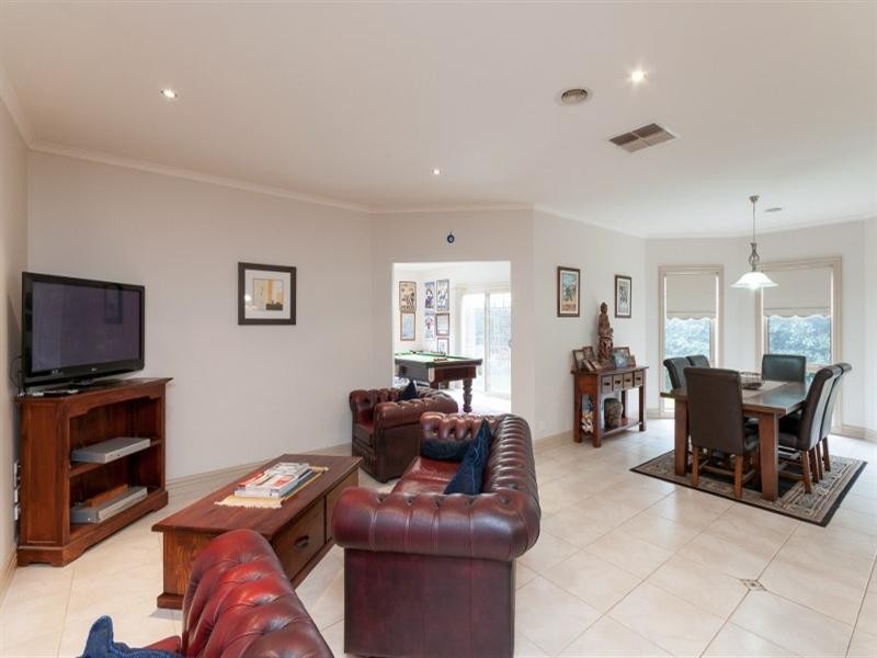 4 Lilac Close, Craigieburn VIC 3064