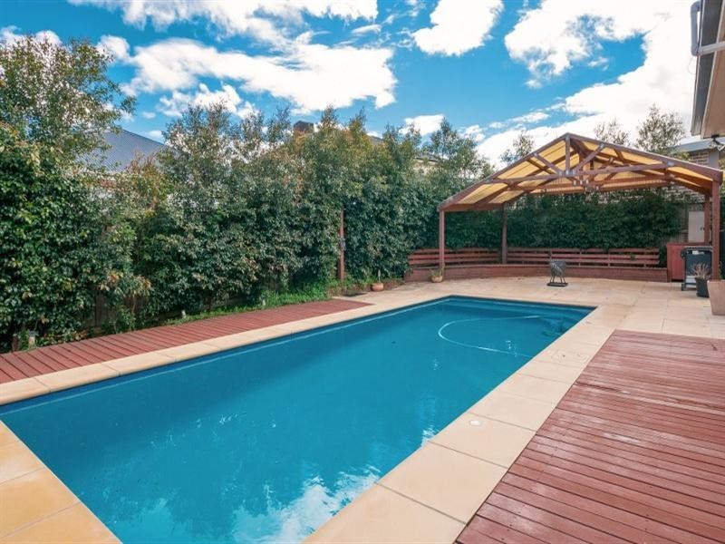 4 Lilac Close, Craigieburn VIC 3064