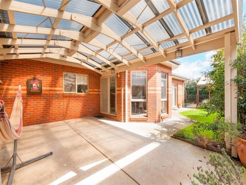 4 Lilac Close, Craigieburn VIC 3064