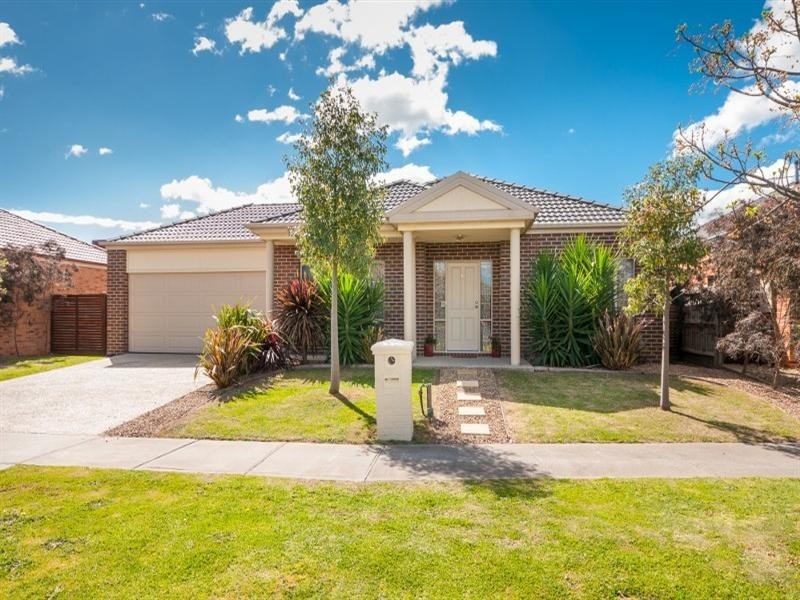 10 Glengarry Place, Craigieburn VIC 3064