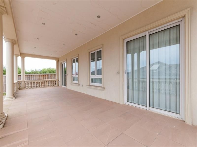 37 Royal Terrace, Craigieburn VIC 3064