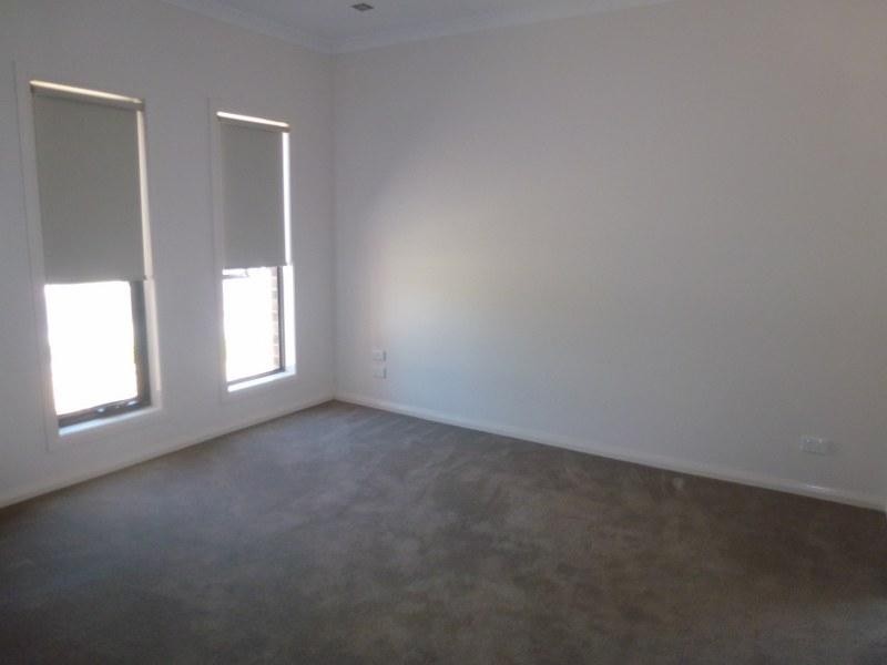 14 Wattletree Street, Craigieburn VIC 3064