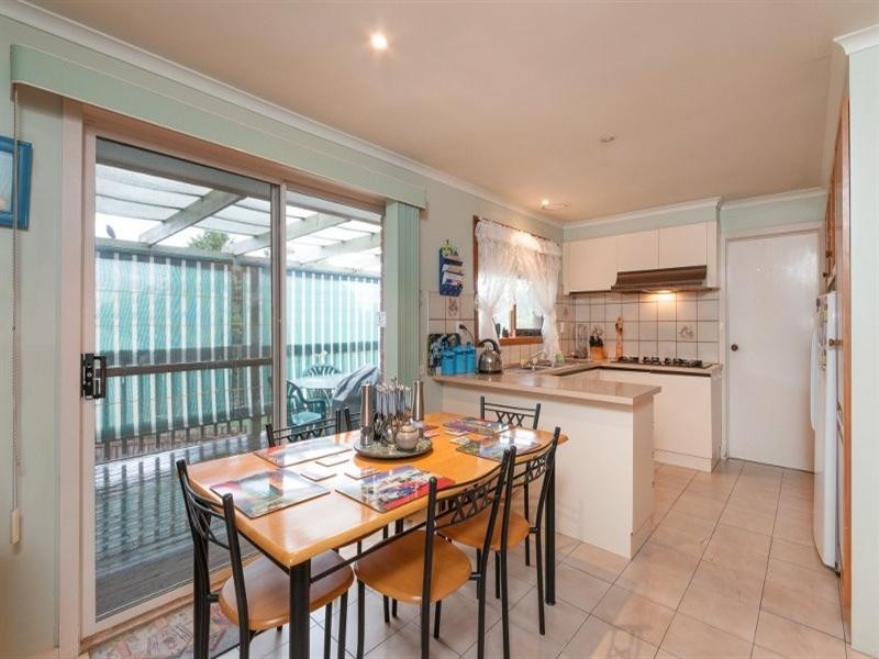 24 Axminster Drive, Craigieburn VIC 3064