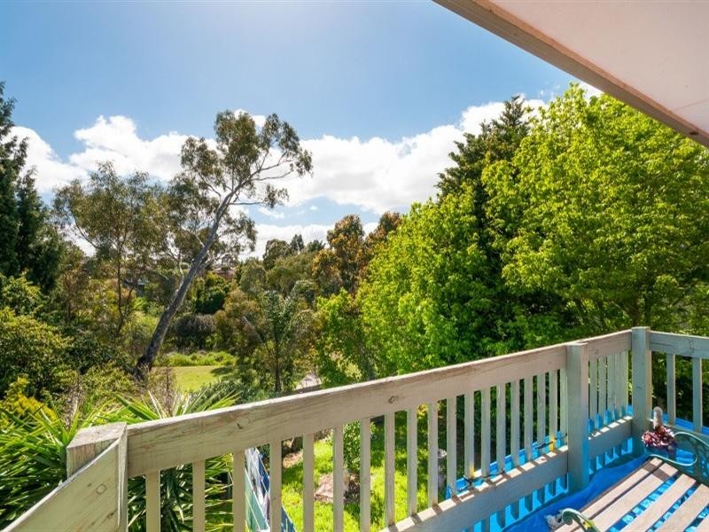 24 Axminster Drive, Craigieburn VIC 3064