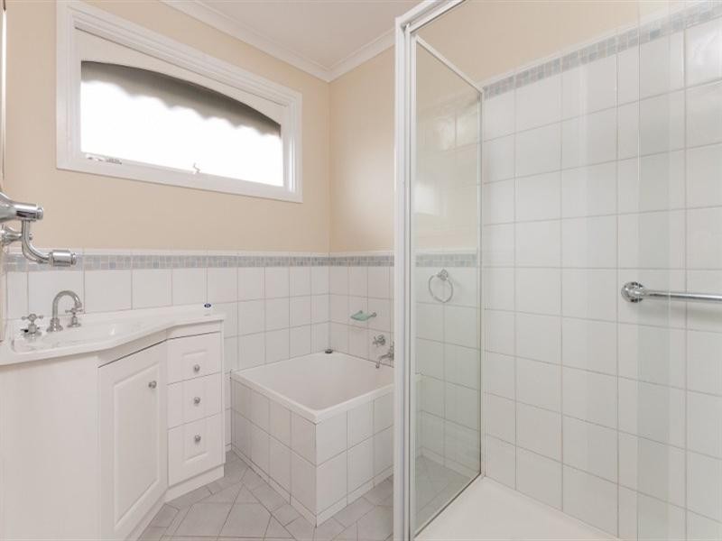 30 Wattleglen Street, Craigieburn VIC 3064