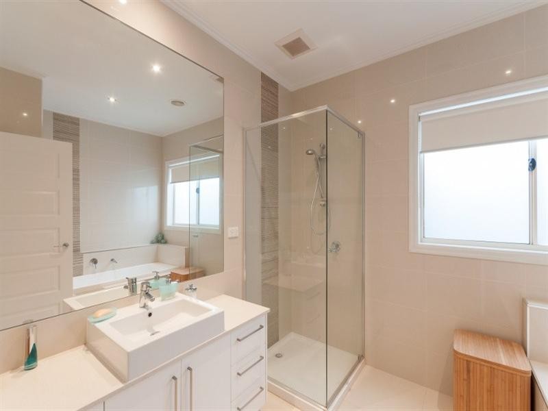 6 Cheltenham Close, Craigieburn VIC 3064