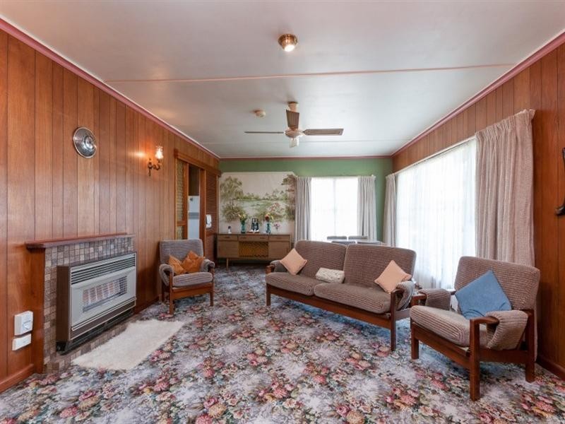 8 Warragul Street, Dallas VIC 3047