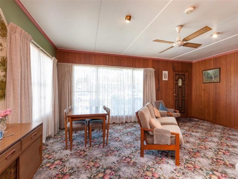 8 Warragul Street, Dallas VIC 3047