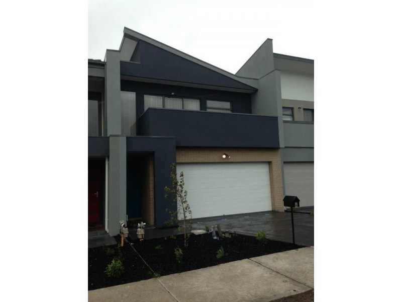 4/4 Fermont Avenue, Craigieburn VIC 3064