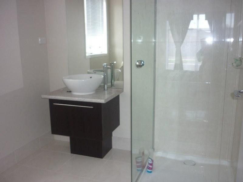 36 Greenham Avenue, Craigieburn VIC 3064