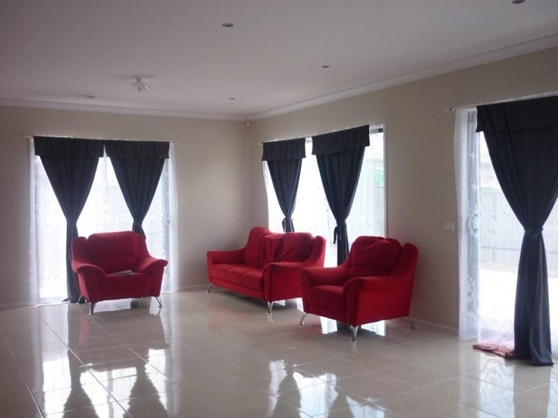 36 Greenham Avenue, Craigieburn VIC 3064