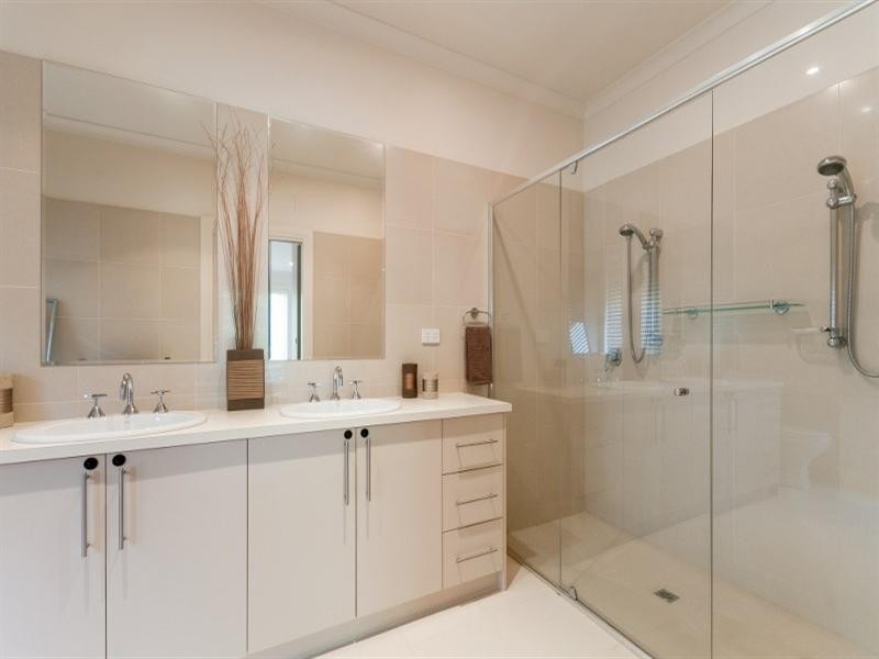 42 Royal Terrace, Craigieburn VIC 3064