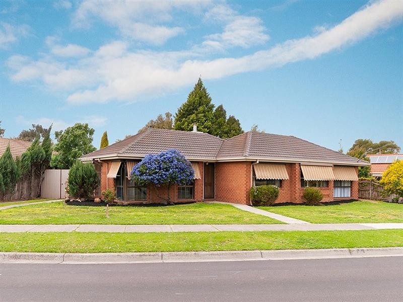 4 Axminster Drive, Craigieburn VIC 3064
