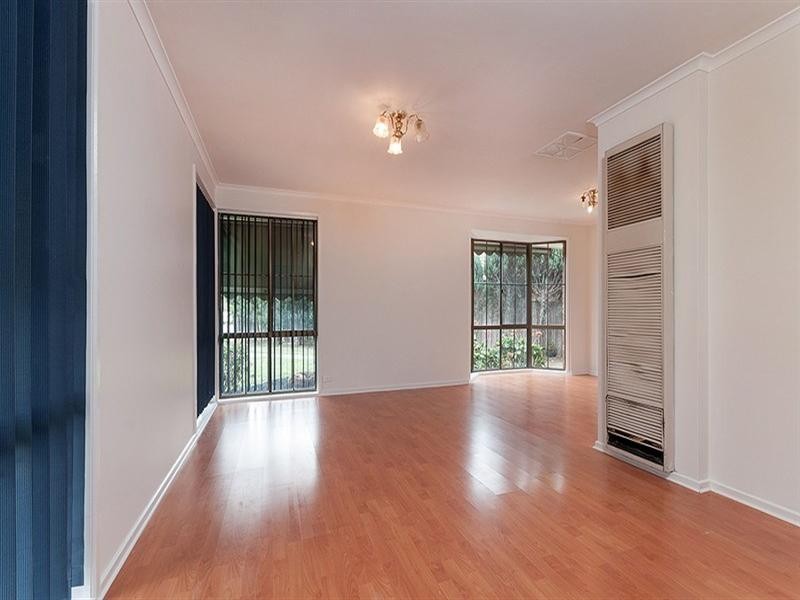 4 Axminster Drive, Craigieburn VIC 3064