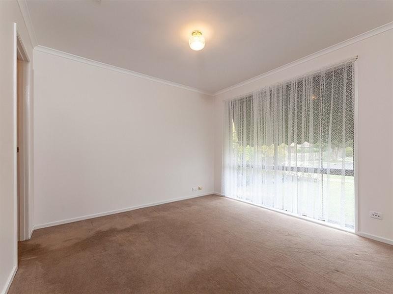4 Axminster Drive, Craigieburn VIC 3064