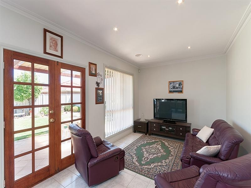 5 Eldergreen Circuit, Craigieburn VIC 3064