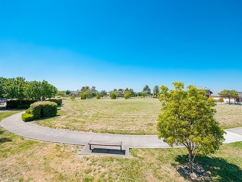 5 Eldergreen Circuit, Craigieburn VIC 3064