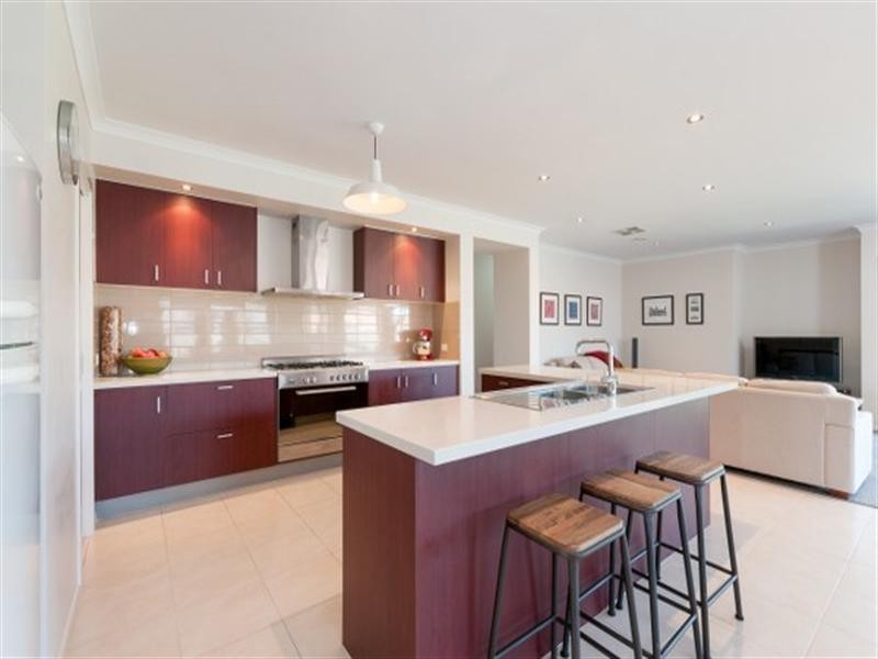 4 Arapiles Avenue, Craigieburn VIC 3064