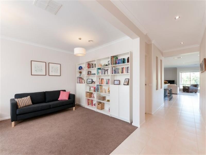 4 Arapiles Avenue, Craigieburn VIC 3064