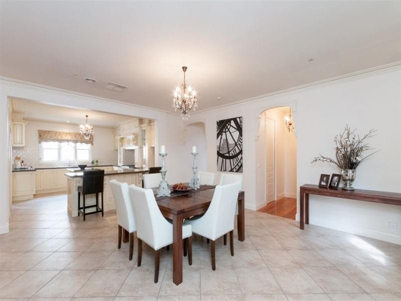 16 Windrock Avenue, Craigieburn VIC 3064