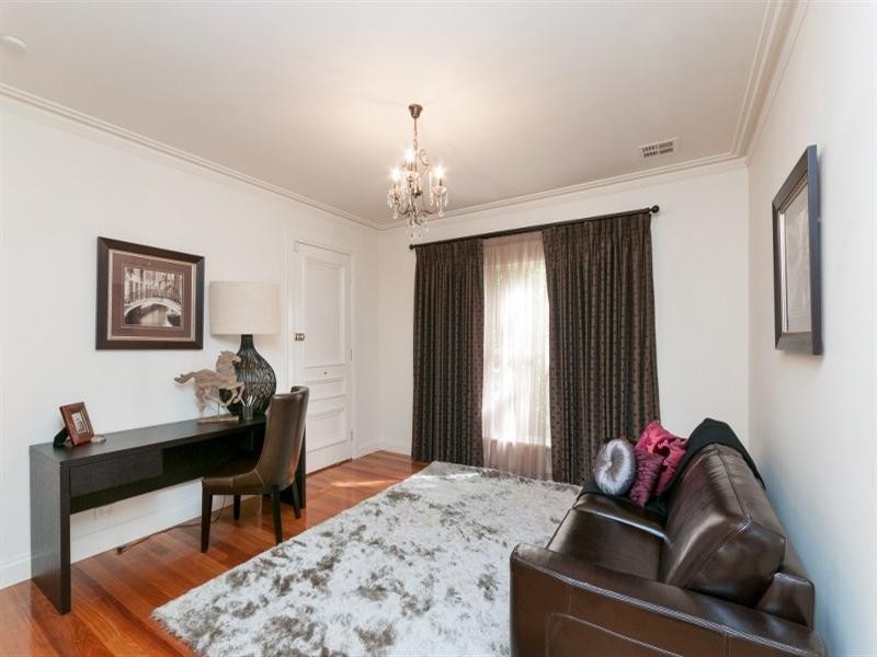 16 Windrock Avenue, Craigieburn VIC 3064