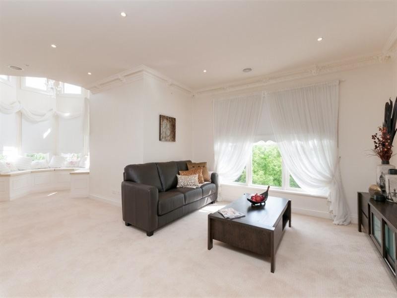 16 Windrock Avenue, Craigieburn VIC 3064