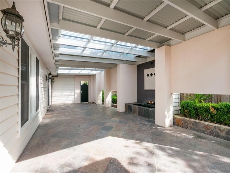 16 Windrock Avenue, Craigieburn VIC 3064