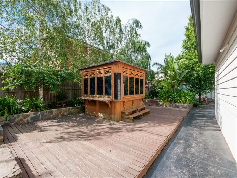 16 Windrock Avenue, Craigieburn VIC 3064