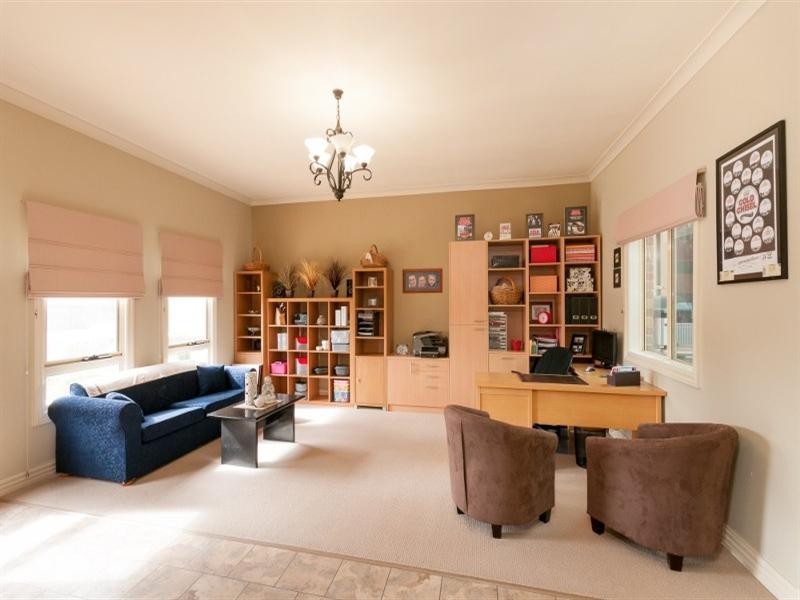 12 Chelmsford Court, Craigieburn VIC 3064