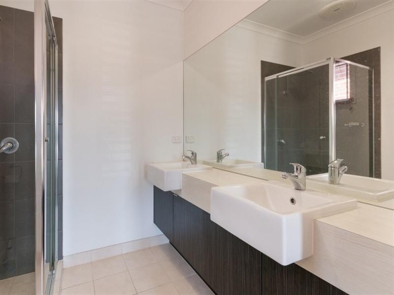 492 Grand Boulevard, Craigieburn VIC 3064
