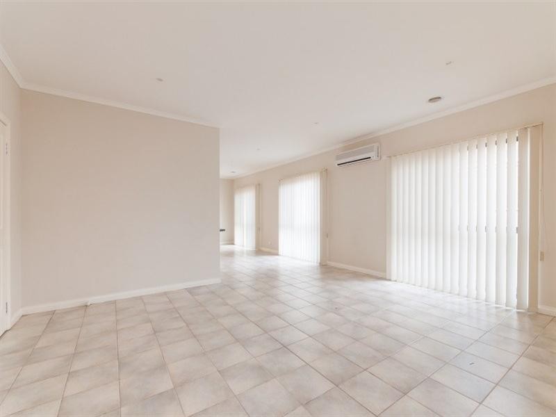 9 St Cloud Green, Craigieburn VIC 3064