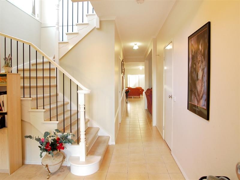 5 Greenhill Place, Craigieburn VIC 3064