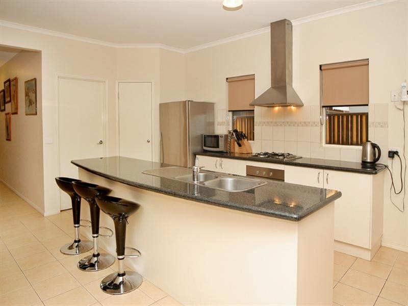 5 Greenhill Place, Craigieburn VIC 3064