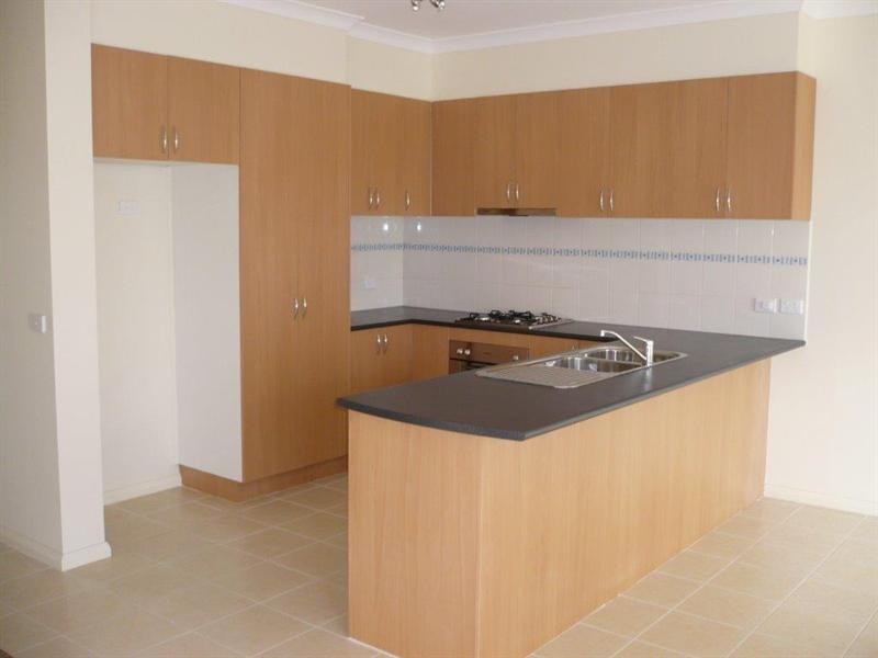 13 Malabar Street, Roxburgh Park VIC 3064