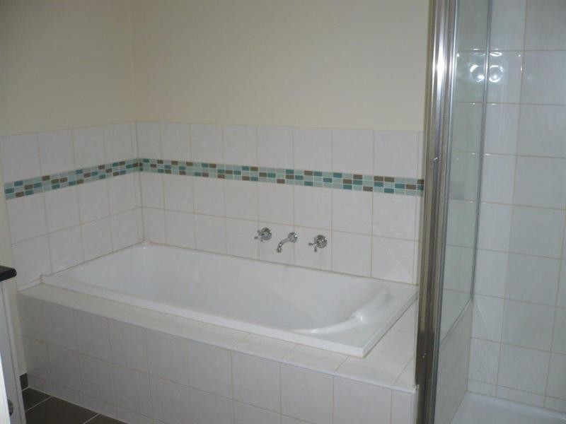 13 Malabar Street, Roxburgh Park VIC 3064