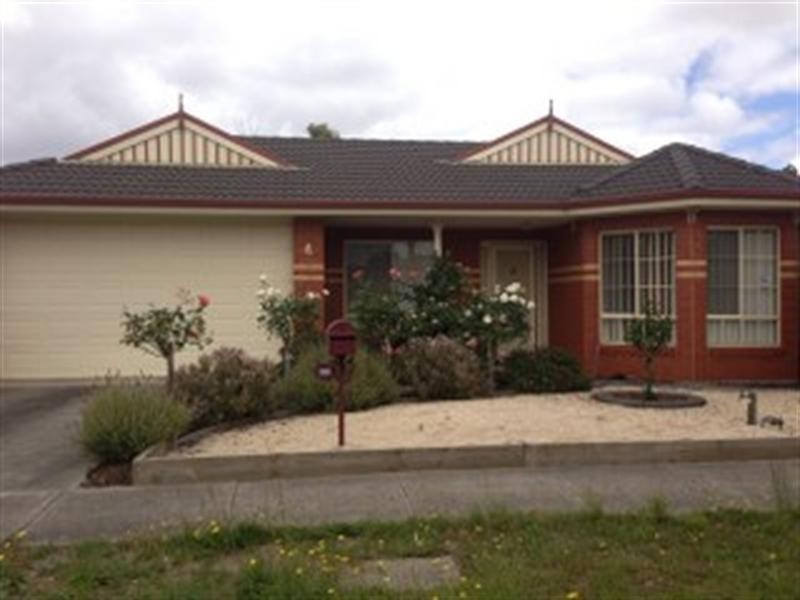 4 Emerald Cir, Craigieburn VIC 3064
