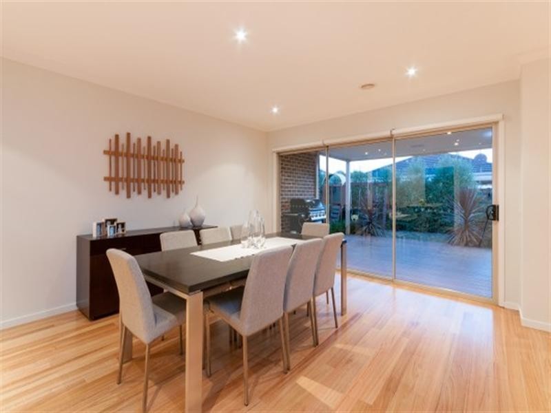 7 Markham Court, Roxburgh Park VIC 3064