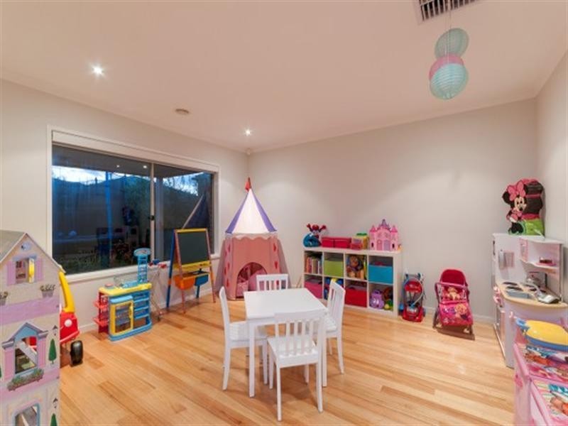 7 Markham Court, Roxburgh Park VIC 3064