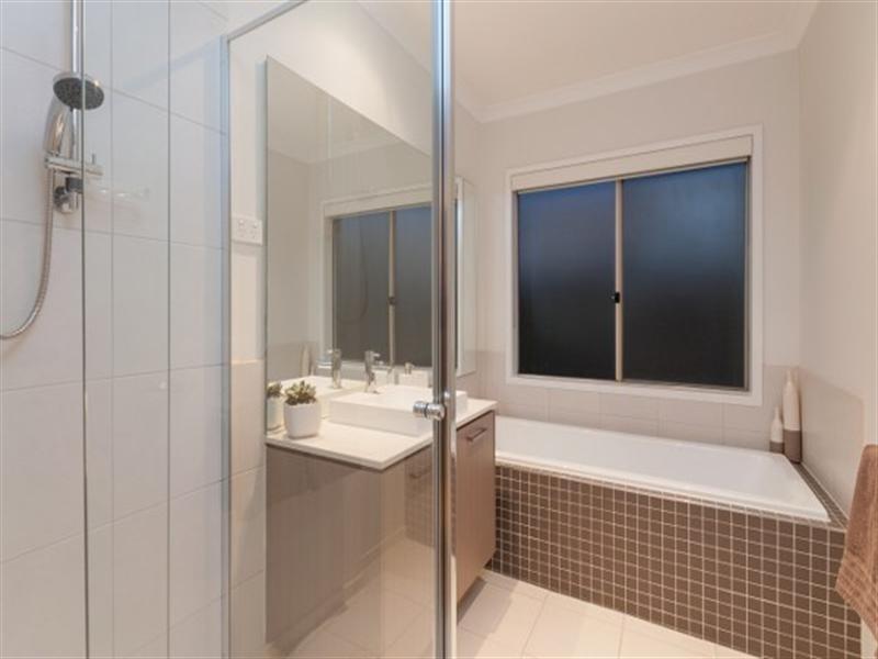 7 Markham Court, Roxburgh Park VIC 3064