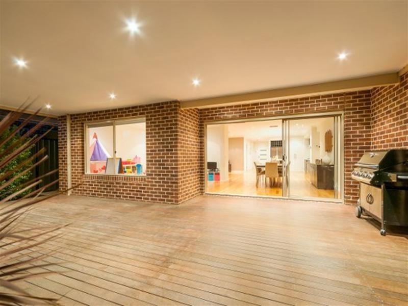 7 Markham Court, Roxburgh Park VIC 3064