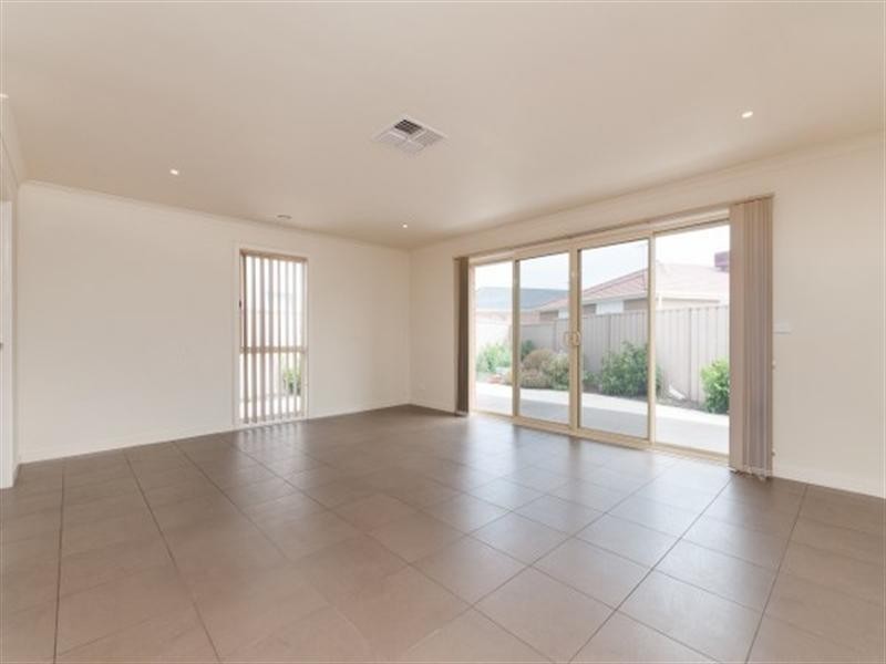 28 William Hovell Pass, Craigieburn VIC 3064